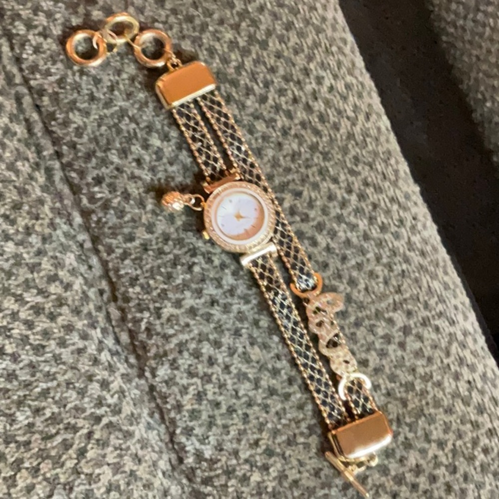 Double bAnded watch